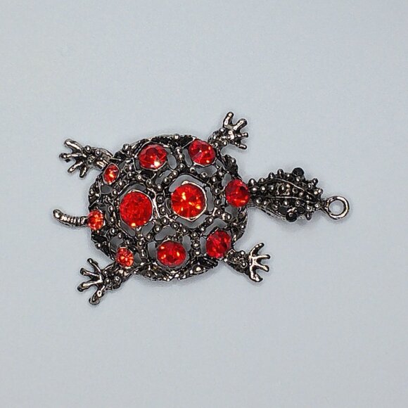 Red silver Turtle Pendant, silver color, red rhinestone, shiny crystals details - Picture 4 of 7